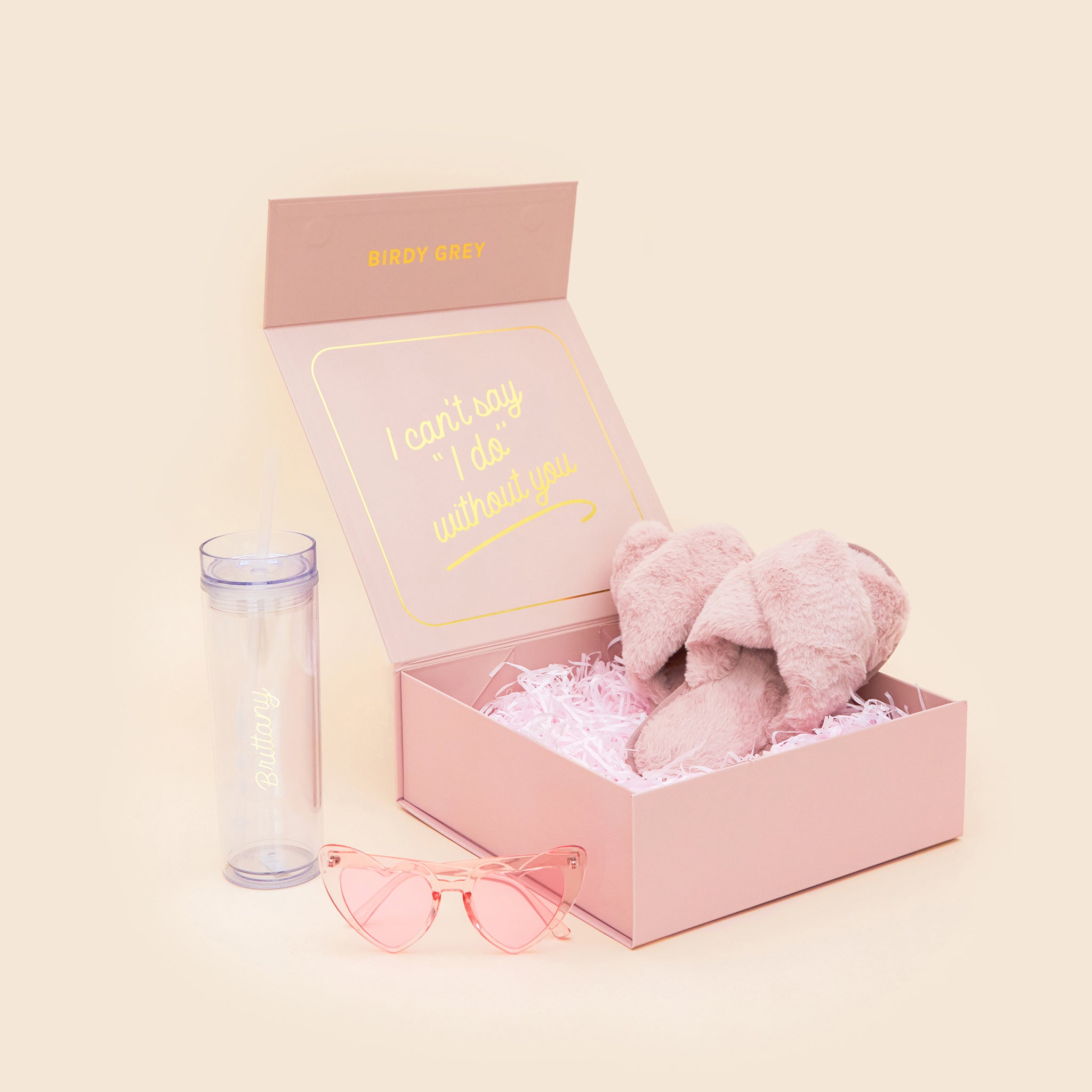 Personalized Proposal Box with tumblr, sunglasses and slippers in pink, front view
